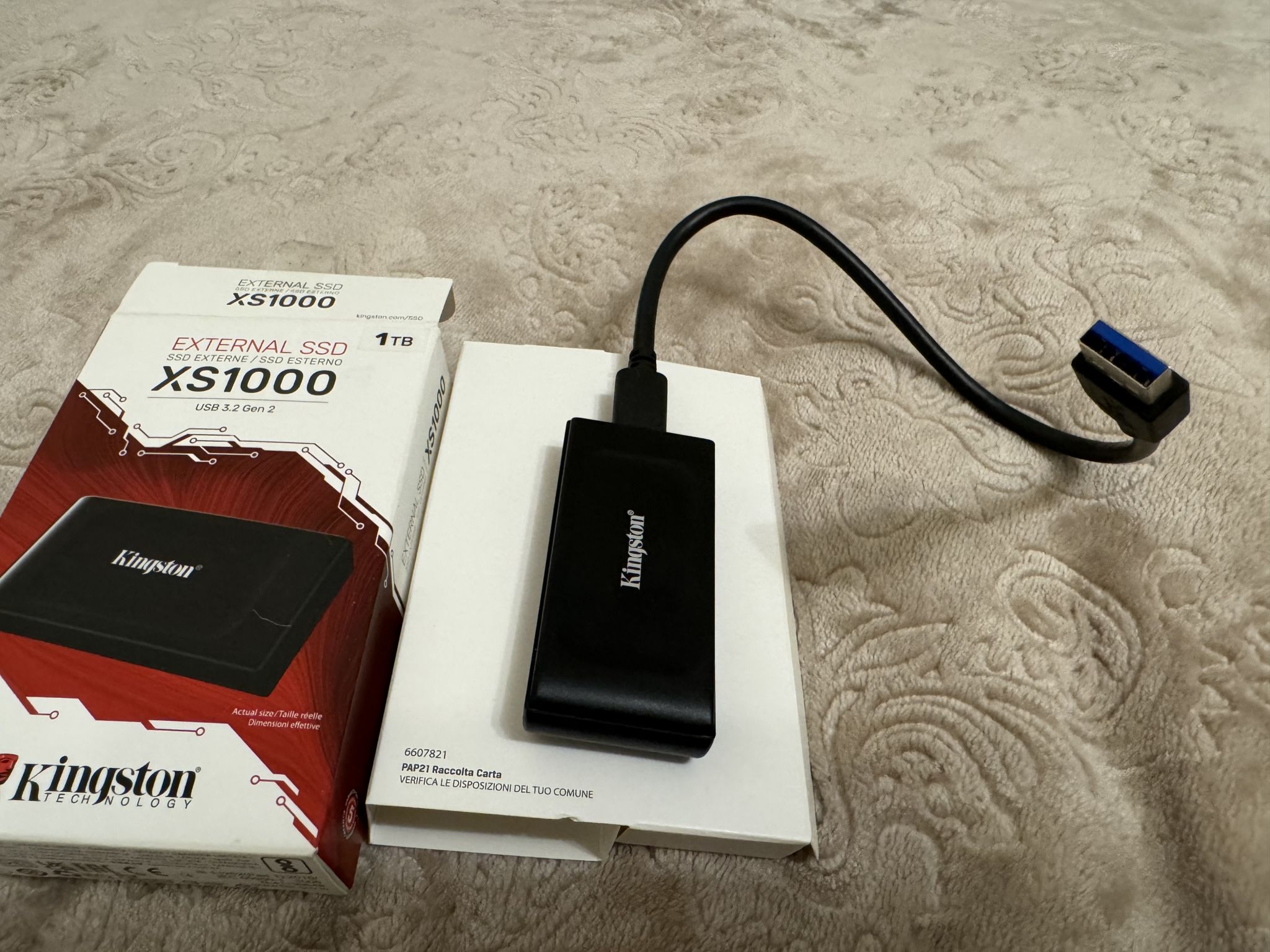 1.0TB Kingston External Portable SSD XS1000 BoC Black, USB 3.2 Gen 2 (69.5x32.6x13.5mm, 28.7g, R/W:1050/1000 MB/s)