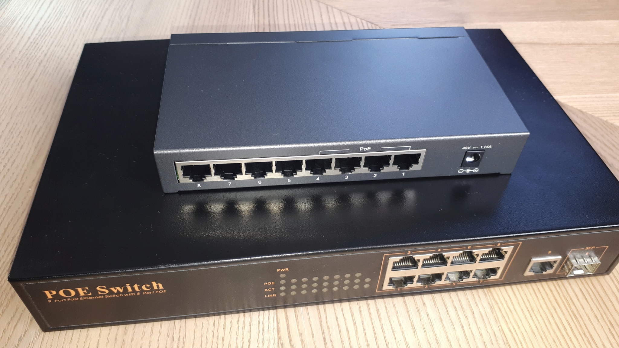 .8-port 10/100/1000Mbps  PoE Switch TP-LINK "TL-SG1008P", with 4-Port PoE, steel case, 64W Budget